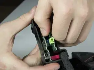poWVFkD4OMUNqXG2