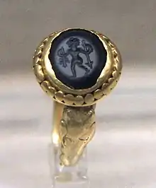 Gem-inlaid gold ring, tomb of Xu Xianxiu.
